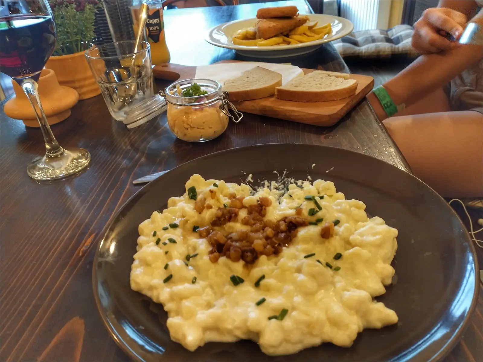 Брынзовые галушки (bryndzove halusky) в ресторане Братиславы