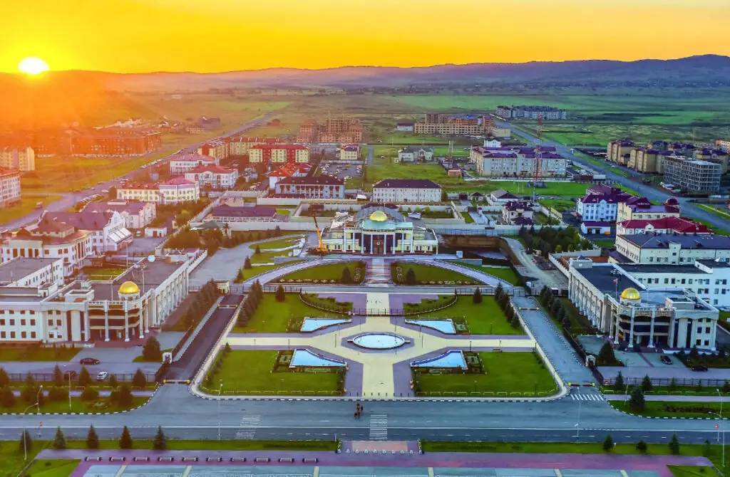 Панорама молодой столицы Ингушетии Магаса с центральной площадью.