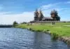 Карелия: как добраться до Кижи и Валаама, когда ехать и мошкара Кижский погост летом: деревянные церкви и колокольня у воды Онежского озера